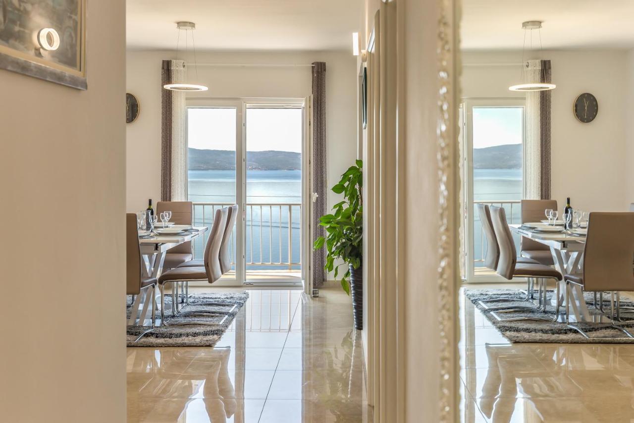 Holiday House Almissa Омиш Экстерьер фото