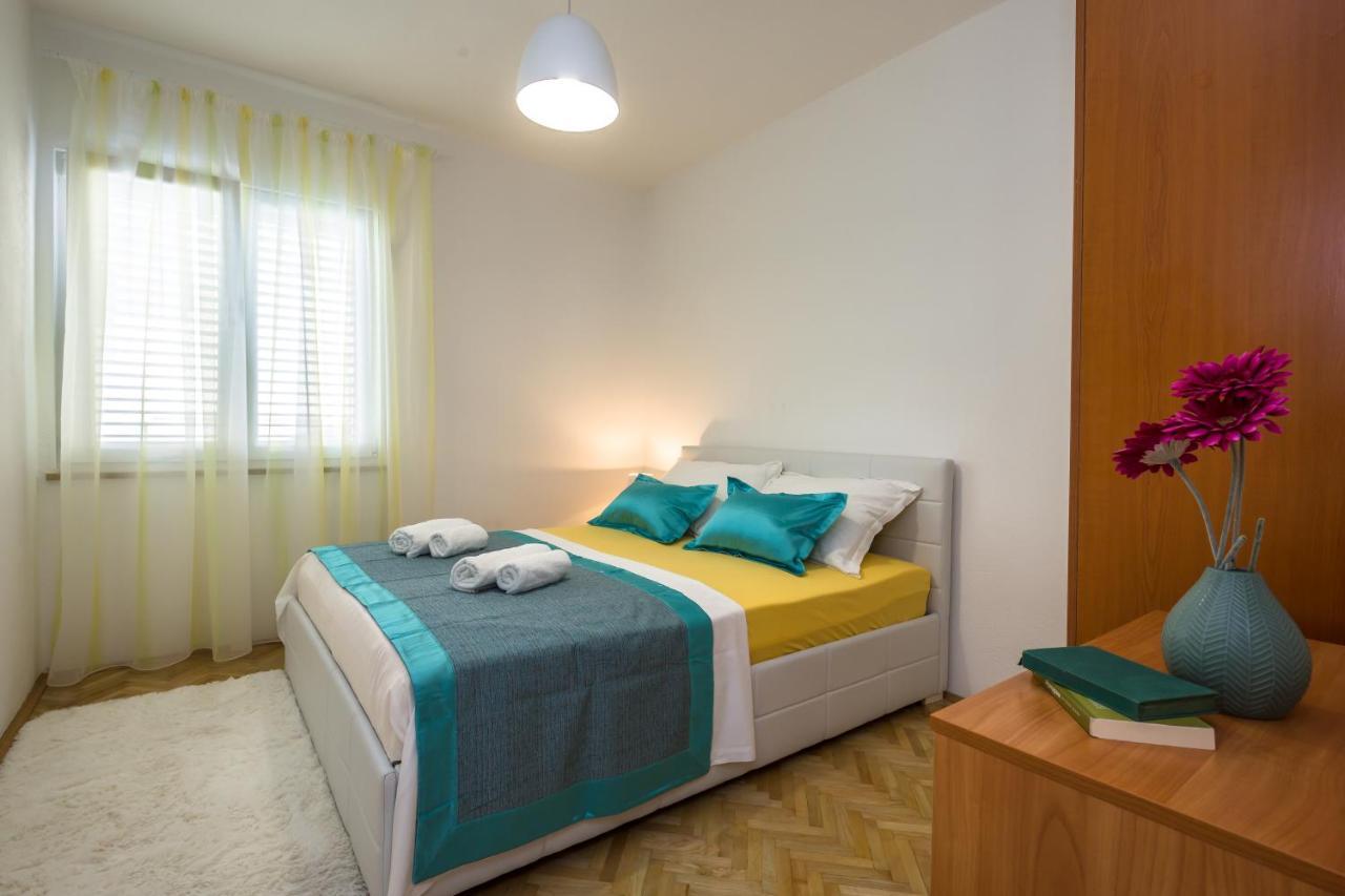 Holiday House Almissa Омиш Экстерьер фото