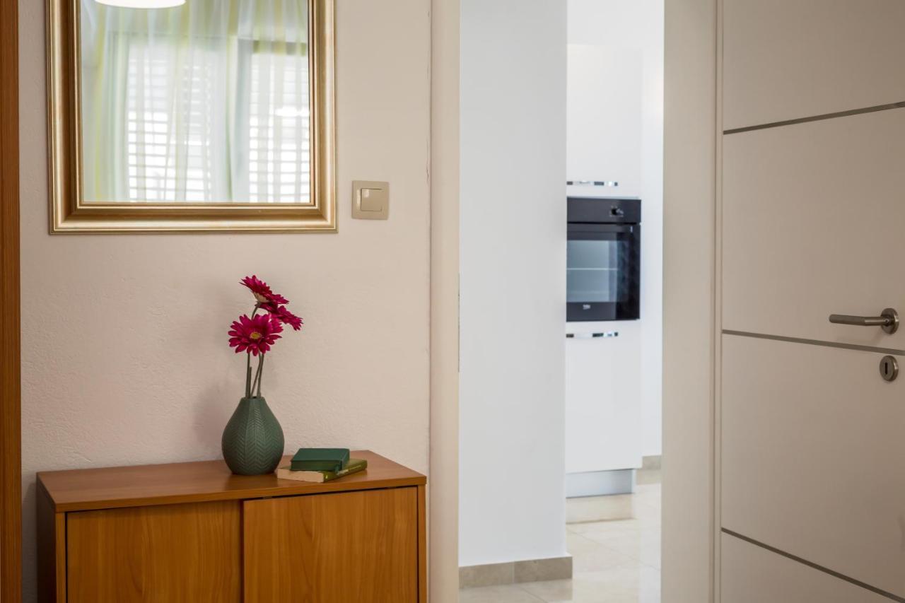 Holiday House Almissa Омиш Экстерьер фото
